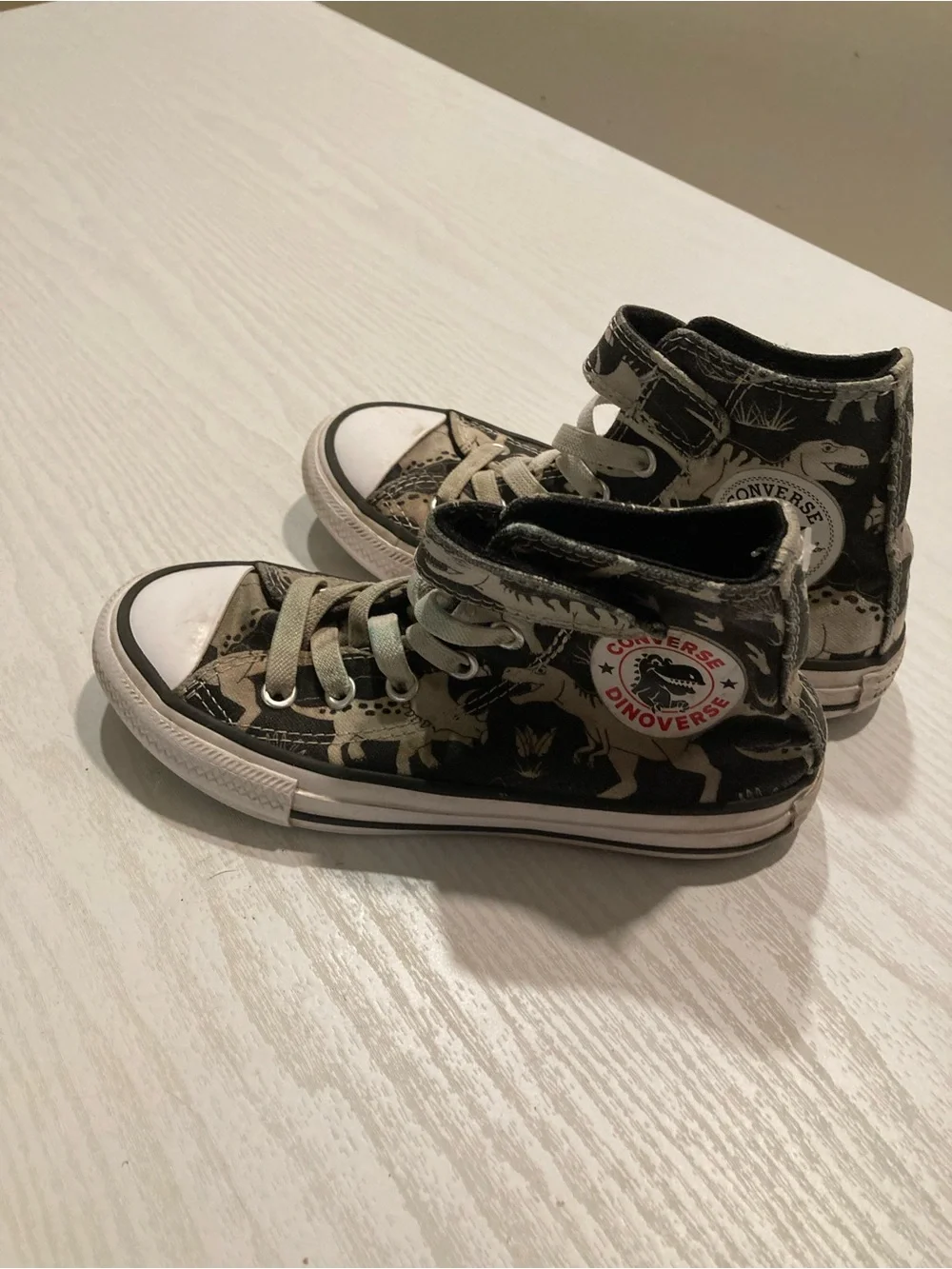 Converse Kids High-Top Sneakers in  Dinosaur Print